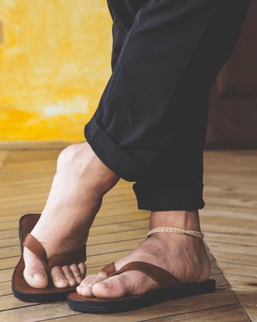 The Novio Men's Leather Flip Flop-4